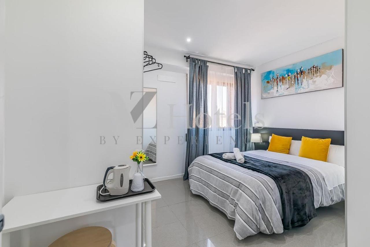 Ayz Sierra De Meira - Auto Check-In Property (Adults Only) Madrid Buitenkant foto